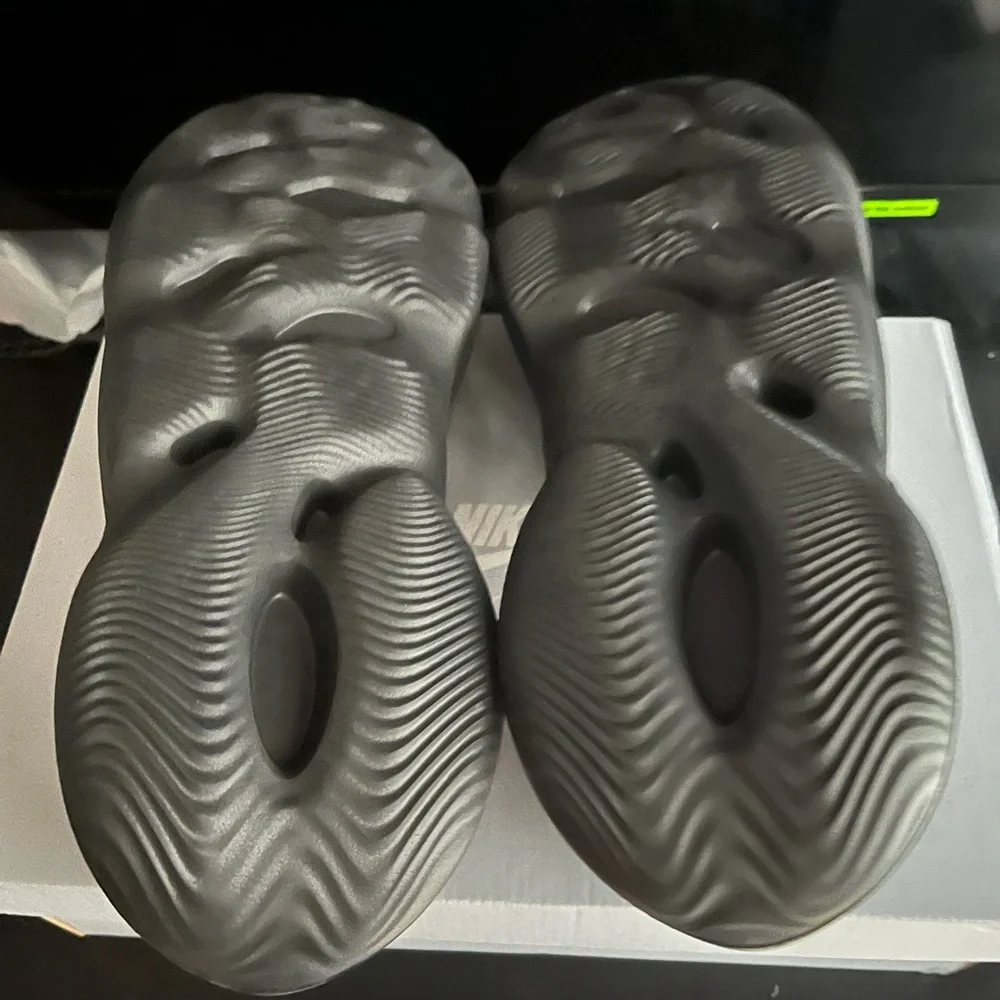 YEEZY FOAM RNNR - Picture 3 of 4
